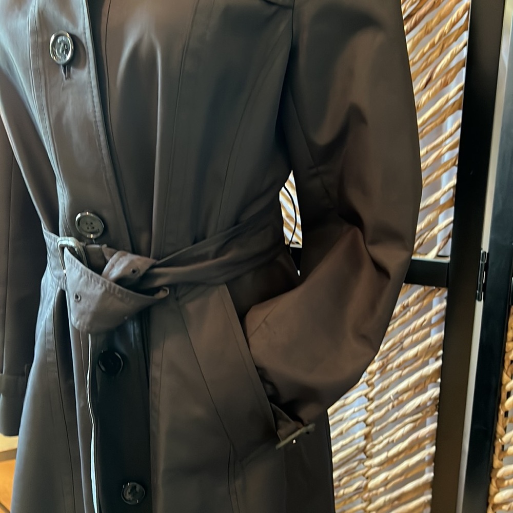 Authentic Burberry Trench Raincoat - Size 6 Petite - Picture 6 of 11